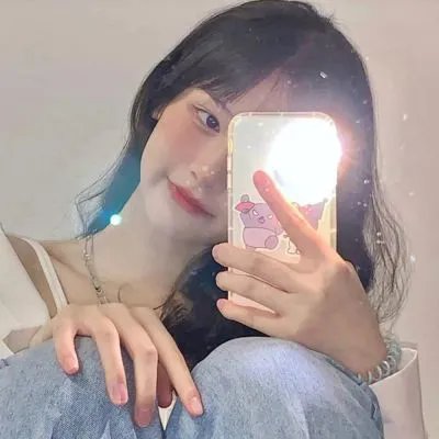 镜内情谜